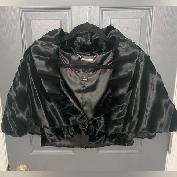 Size Small Faux Fur Bolero - Picture 1 of 3